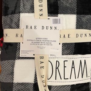 Rae Dunn queen blanket